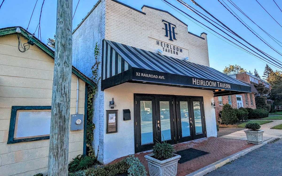 Heirloom Tavern